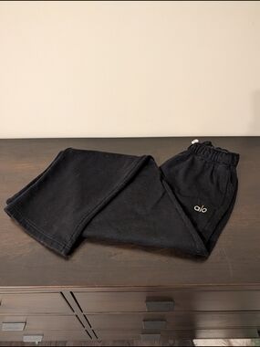 ALO Accolade Straight Leg Sweatpants, Black XXS